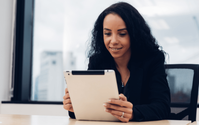 Cómo usar ChatGPT para redactar ofertas de empleo en hostelería