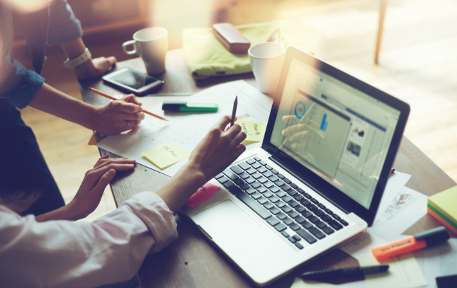 Cómo crear un plan de contratación en hostelería