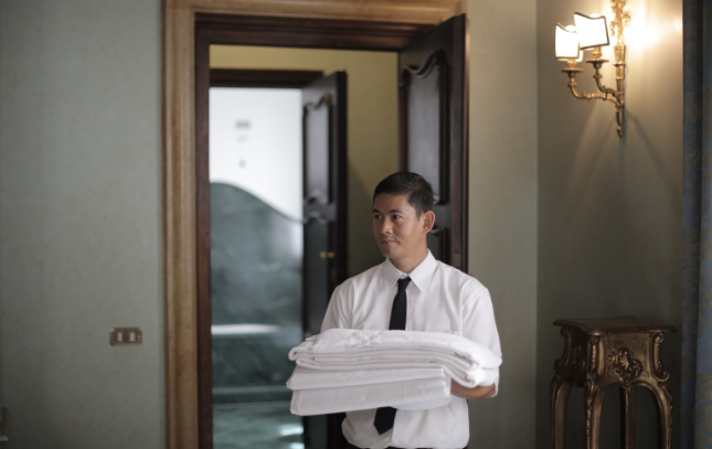 Cómo 5 destinos afrontan la falta de personal en hostelería